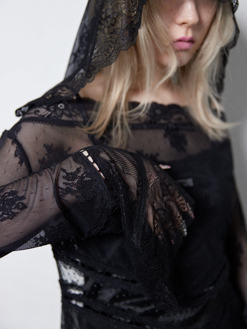 Veil Off-shoulder Dress(Black)【5月中旬発送】