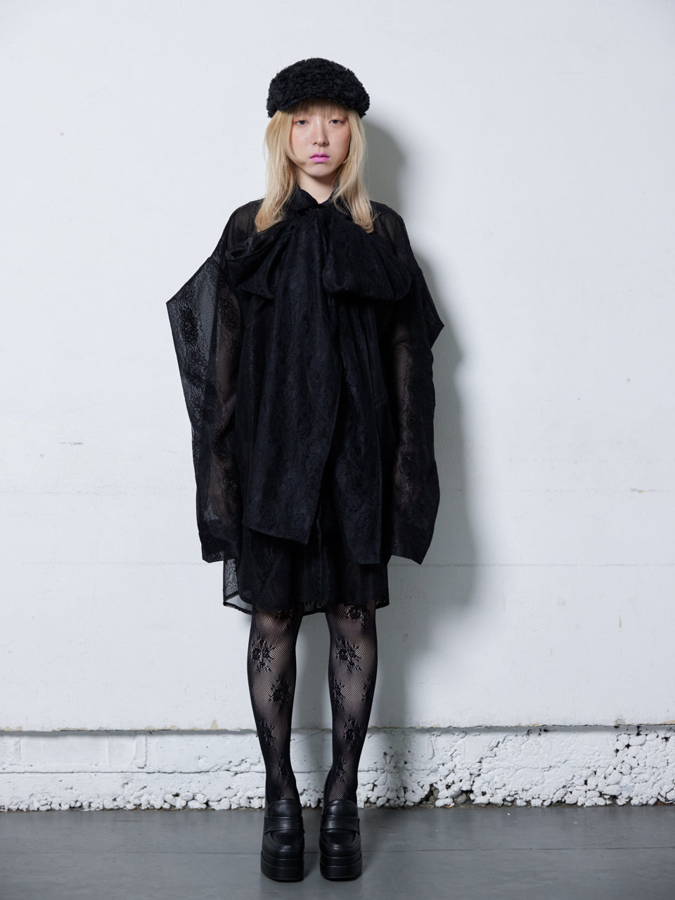 【Last1】Too Big Ribbon Lace Shirt(Black)