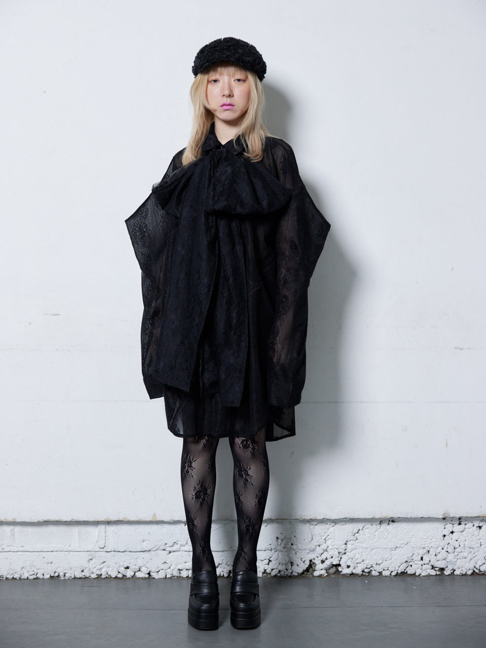 【Last1】Too Big Ribbon Lace Shirt(Black)