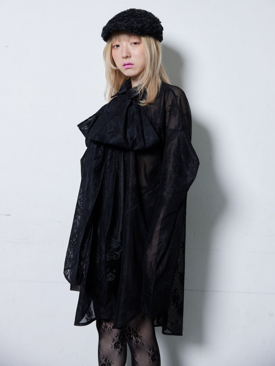 【Last1】Too Big Ribbon Lace Shirt(Black)
