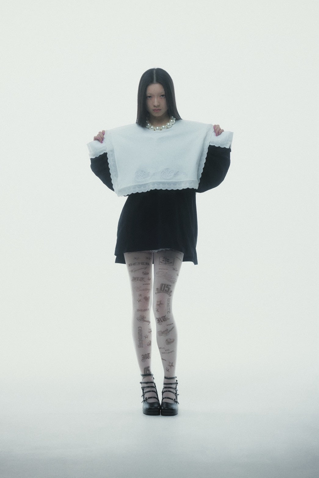 【Last1】Henley Neck Lace Top (Black)
