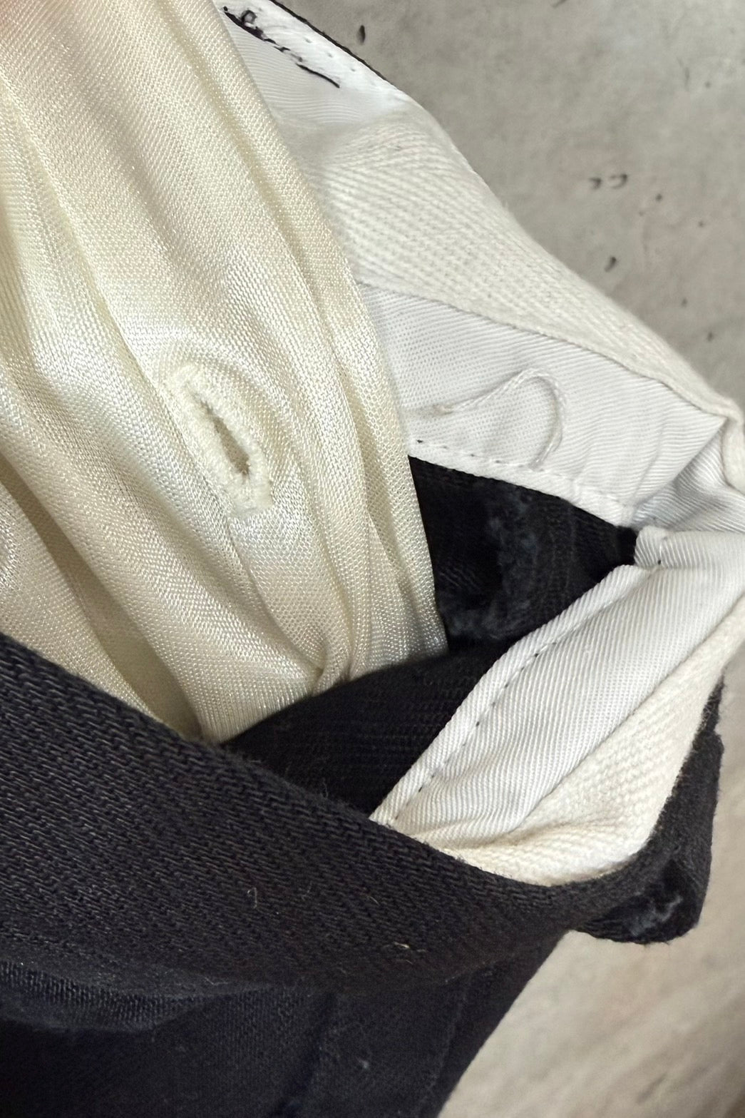 #65【Sサイズ/シミ/釦欠け】