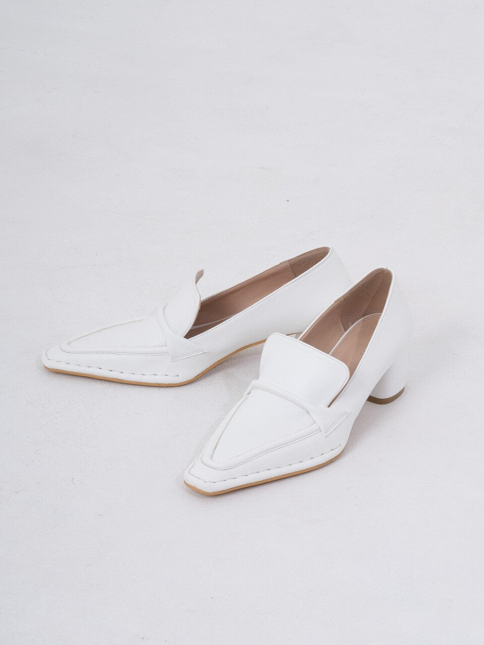 Pointed Loafer(White)