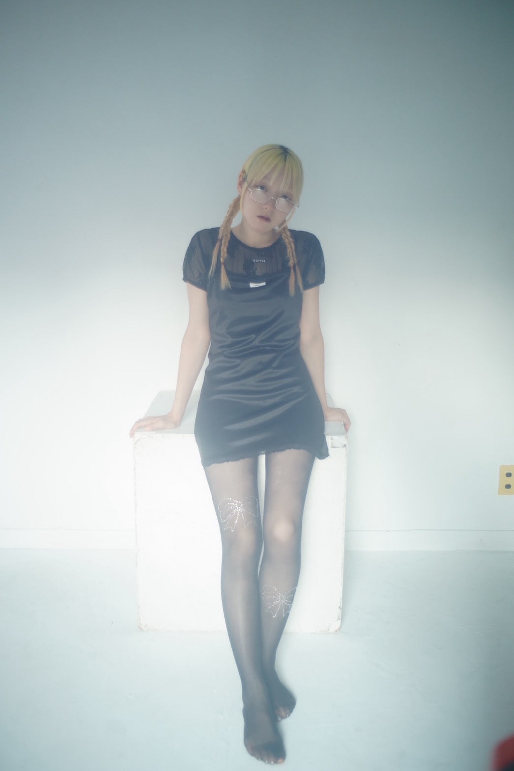 Ribbon Motif Sheer Tights