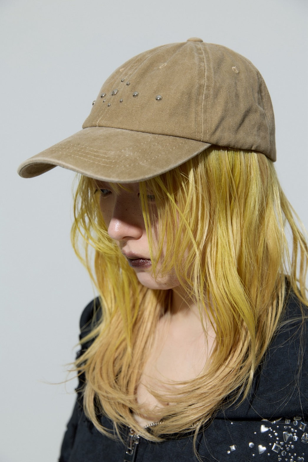 Metal Studs Cap（Beige）