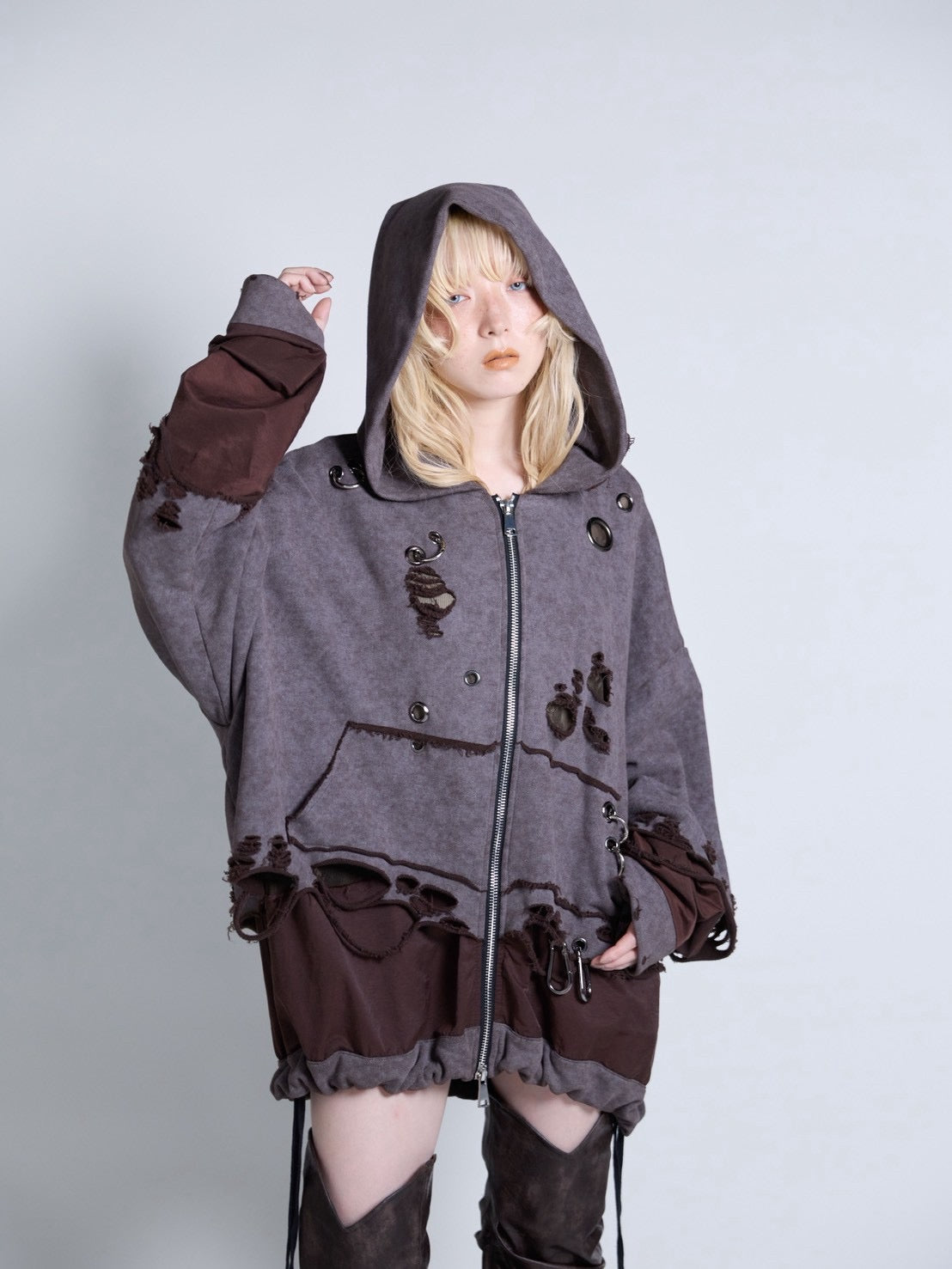 【9月下旬】Carabiner Hoodie(Brown)