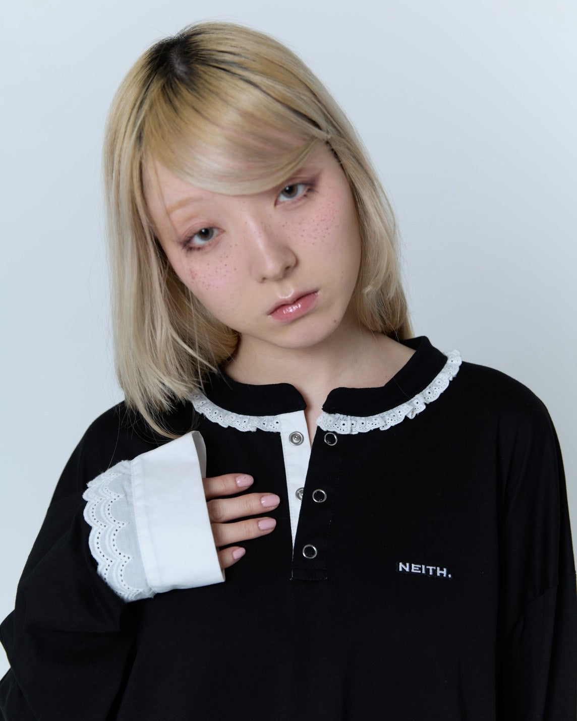 【Last1】Henley Neck Lace Top (Black)