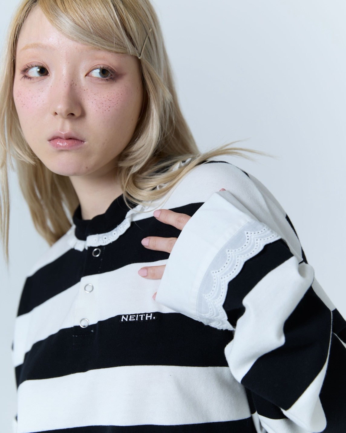 【Last2】Henley Neck Lace Top (White×Black)