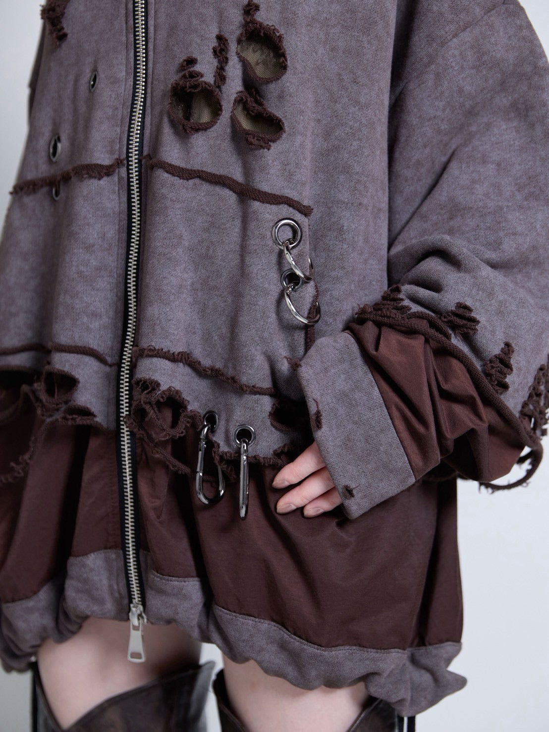 【9月下旬】Carabiner Hoodie(Brown)