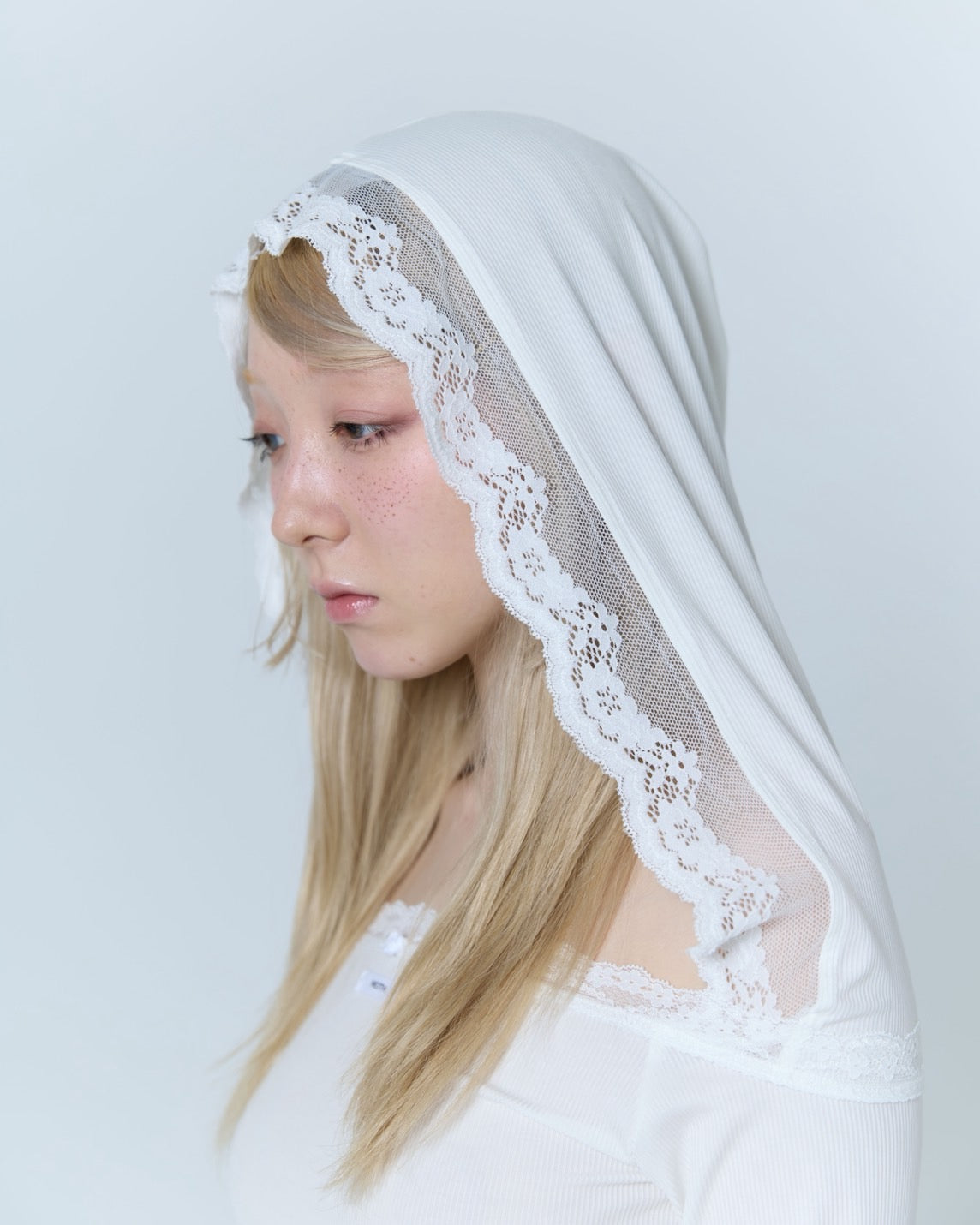 Veil Off-shoulder Top (White)