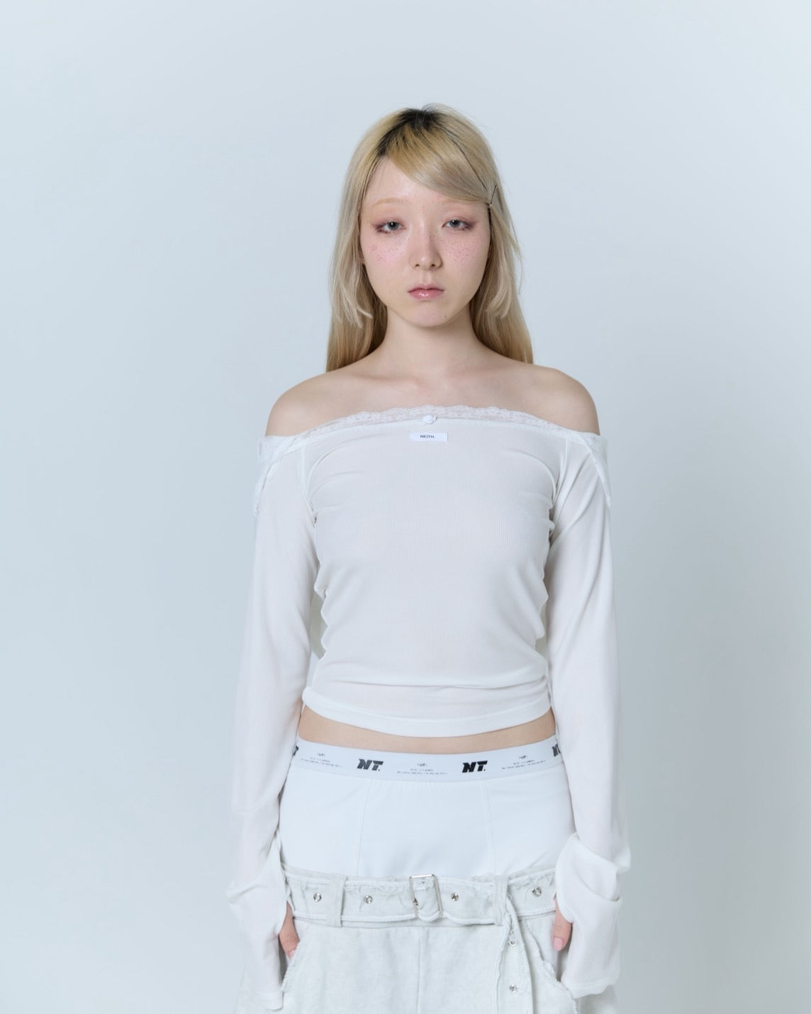 Veil Off-shoulder Top (White)