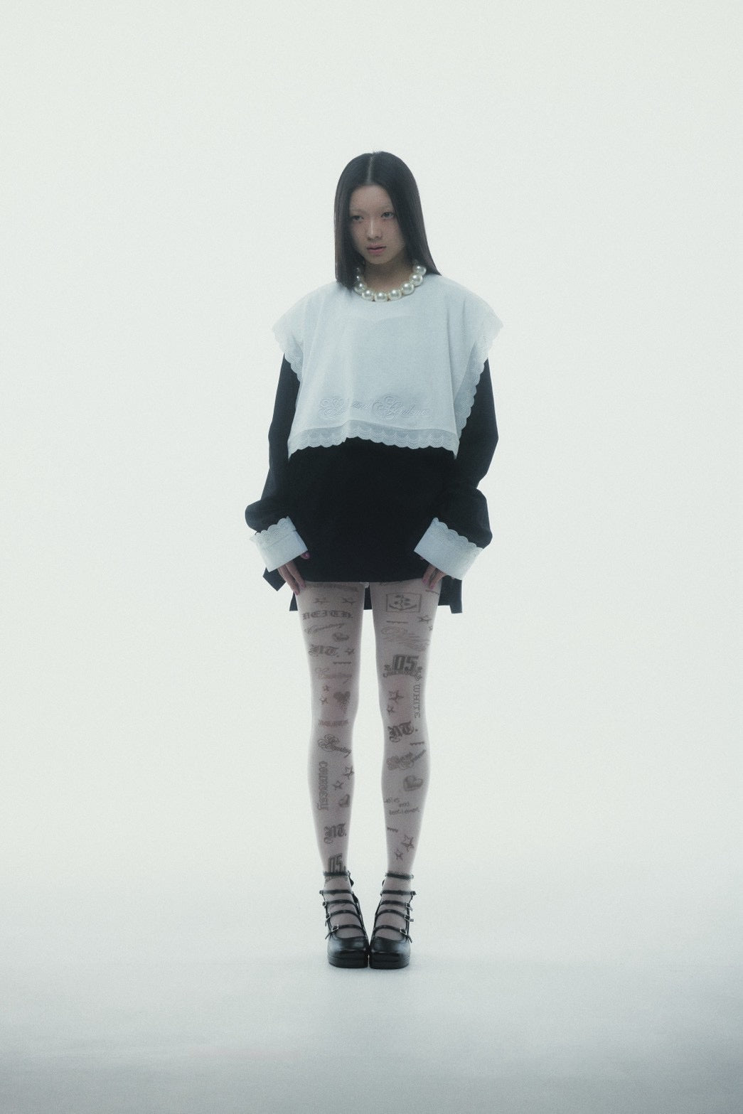 【Last2】Henley Neck Lace Top (White×Black)