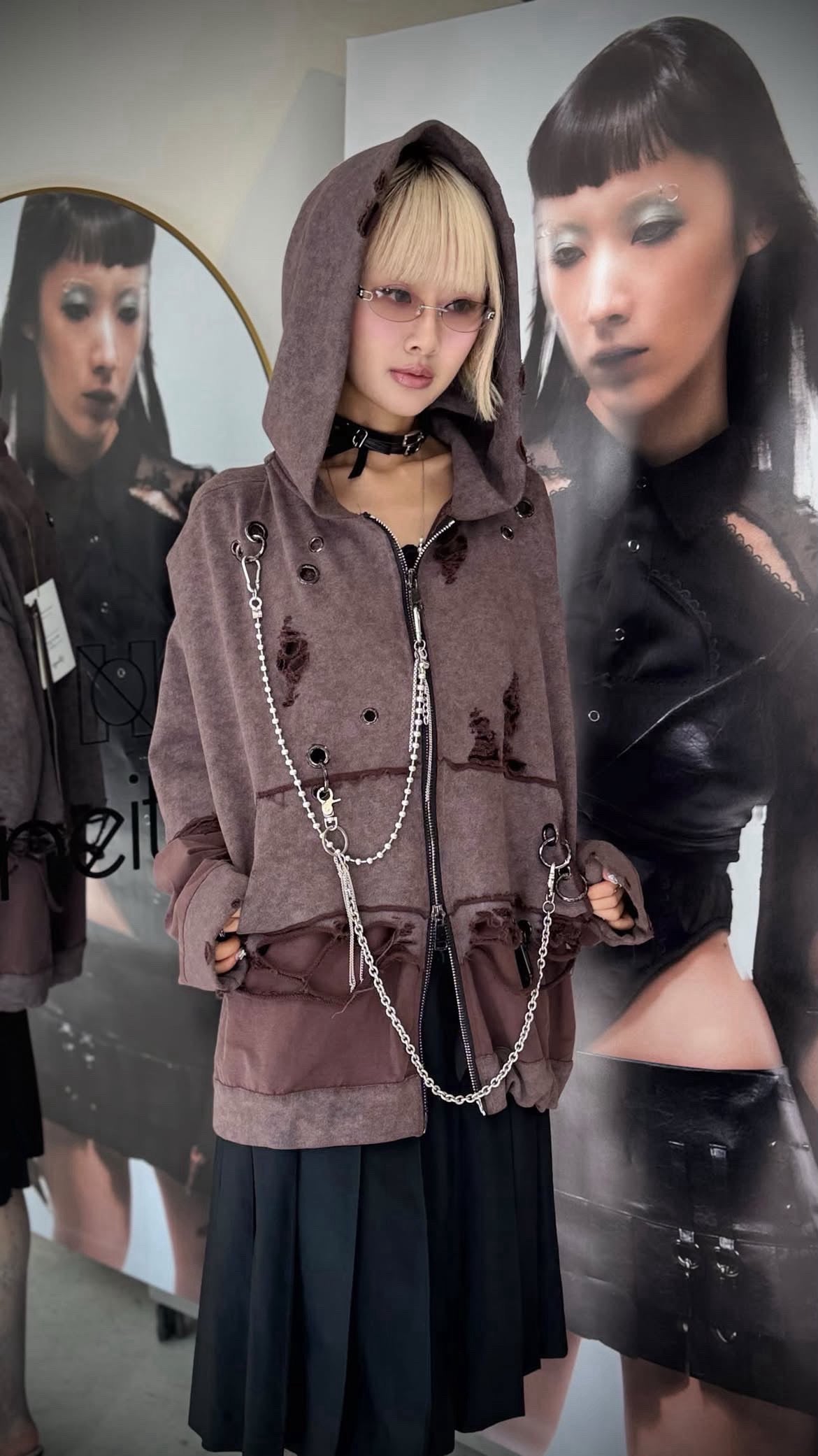 【10月初旬】Carabiner Hoodie(Brown)