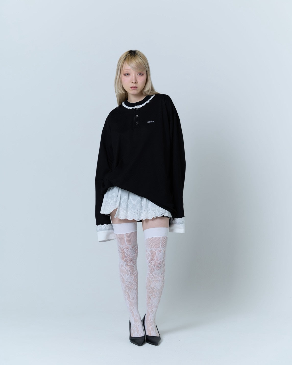 【Last1】Henley Neck Lace Top (Black)