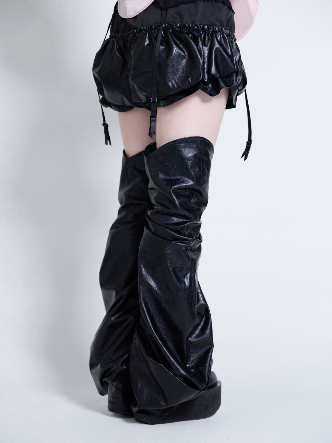 Curve Leather Leg Cover(Black)