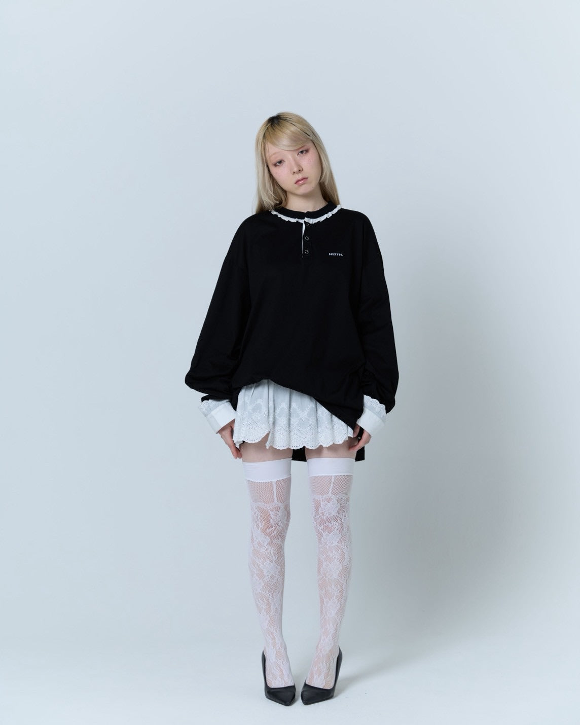 【Last1】Henley Neck Lace Top (Black)