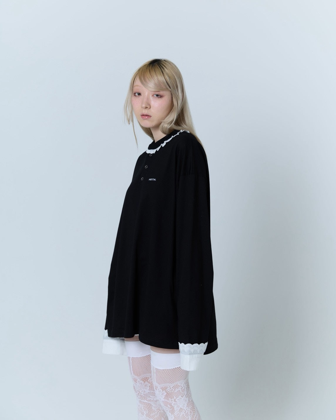 【Last1】Henley Neck Lace Top (Black)