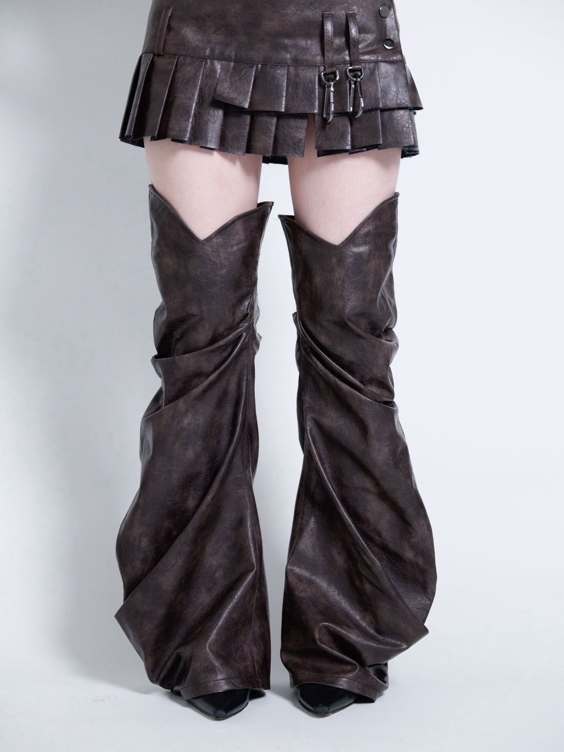 Curve Leather Leg Cover(Brown)