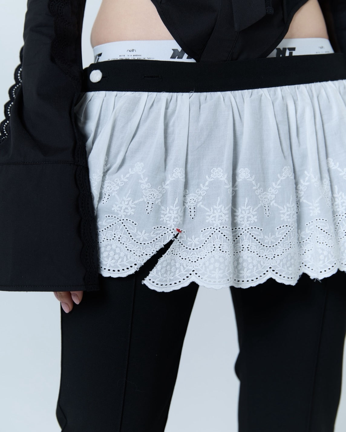 【5月中旬】Destroyed Micro Mini Skirt (Black)
