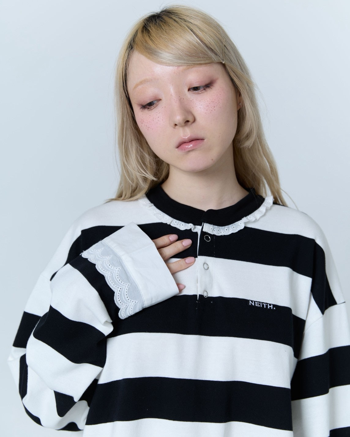 【Last2】Henley Neck Lace Top (White×Black)