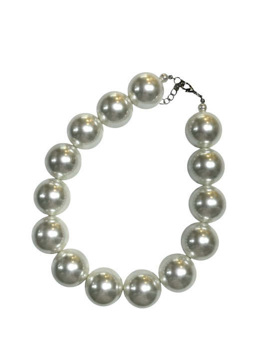 Big Pearl Necklace