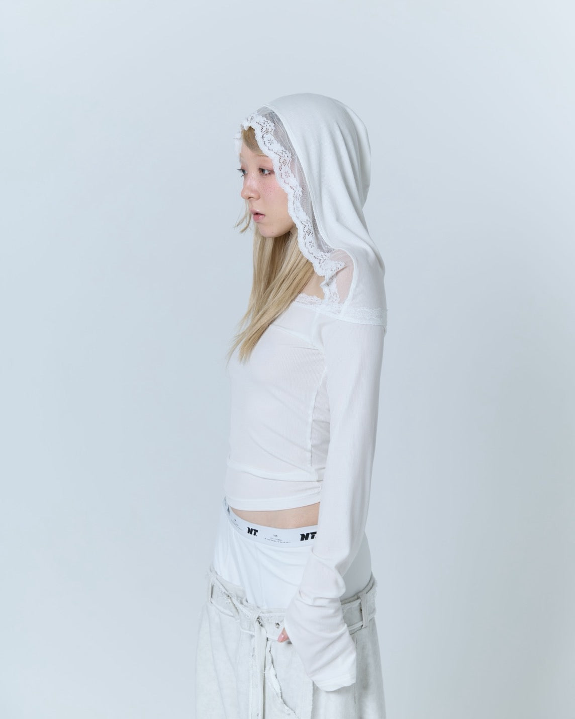 Veil Off-shoulder Top (White)