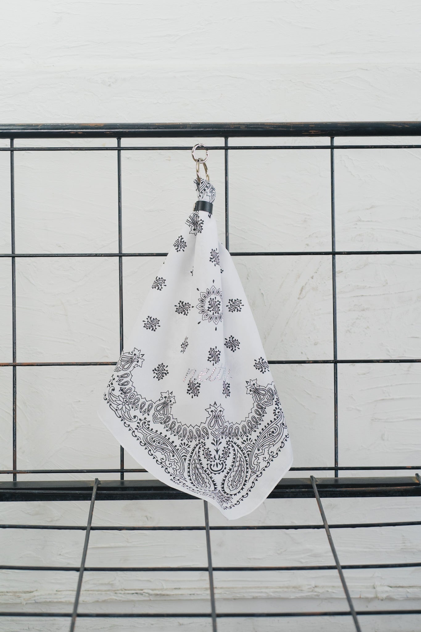 neith. Bandanaskirf Charm