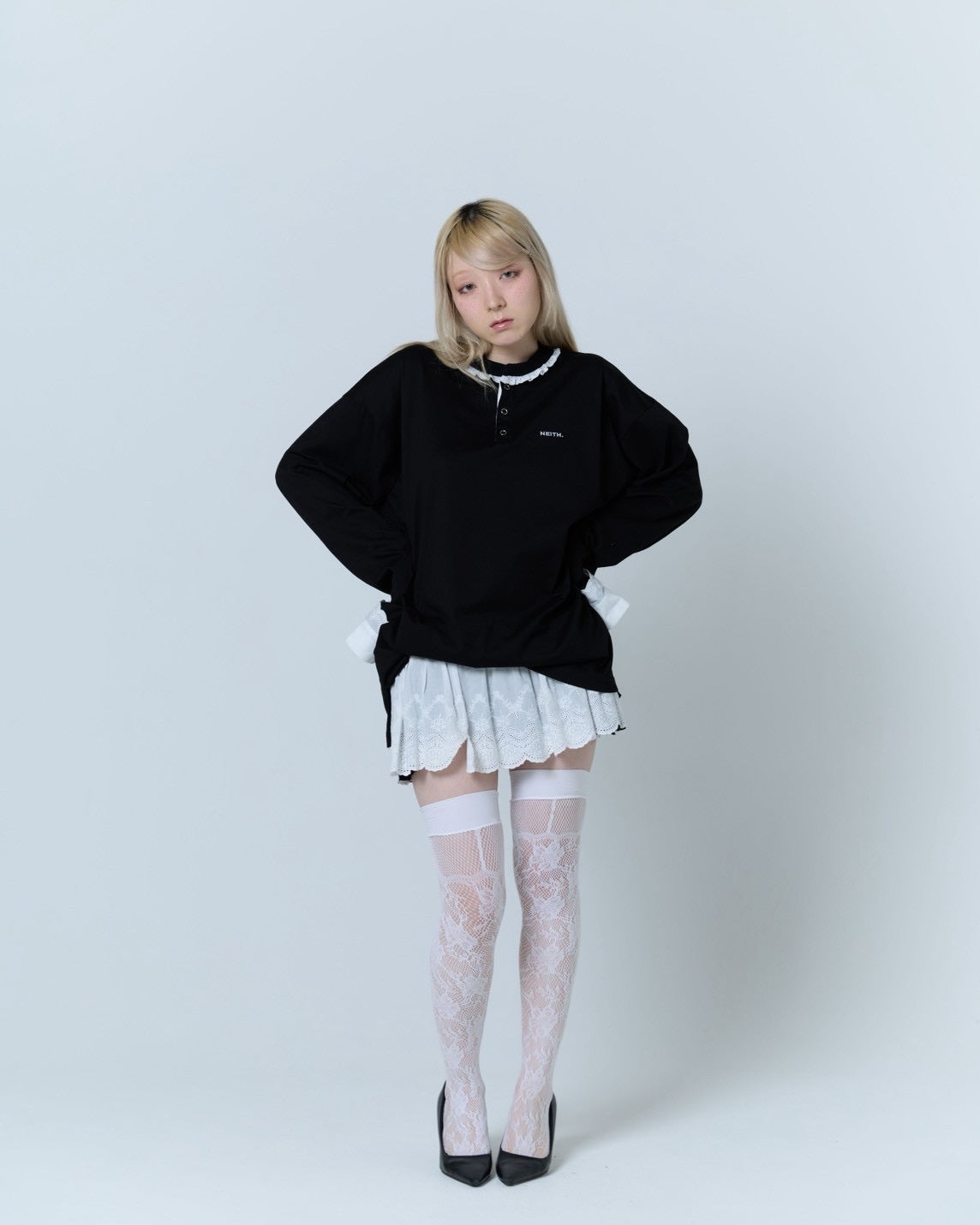 【Last1】Henley Neck Lace Top (Black)