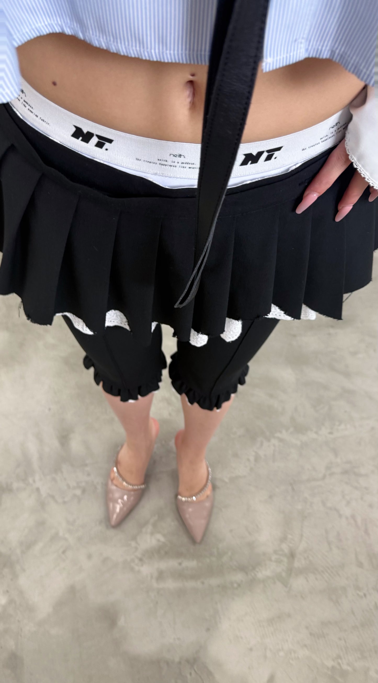 【5月中旬】Destroyed Micro Mini Skirt (Black)