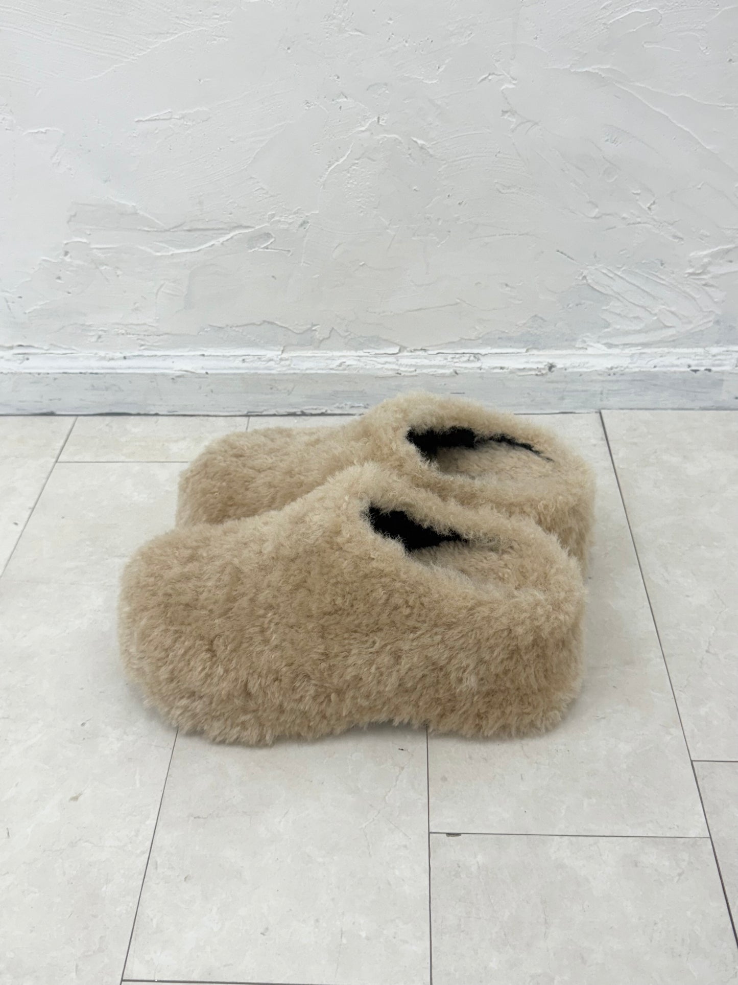 Fluffy Wedge sandals(Beige)