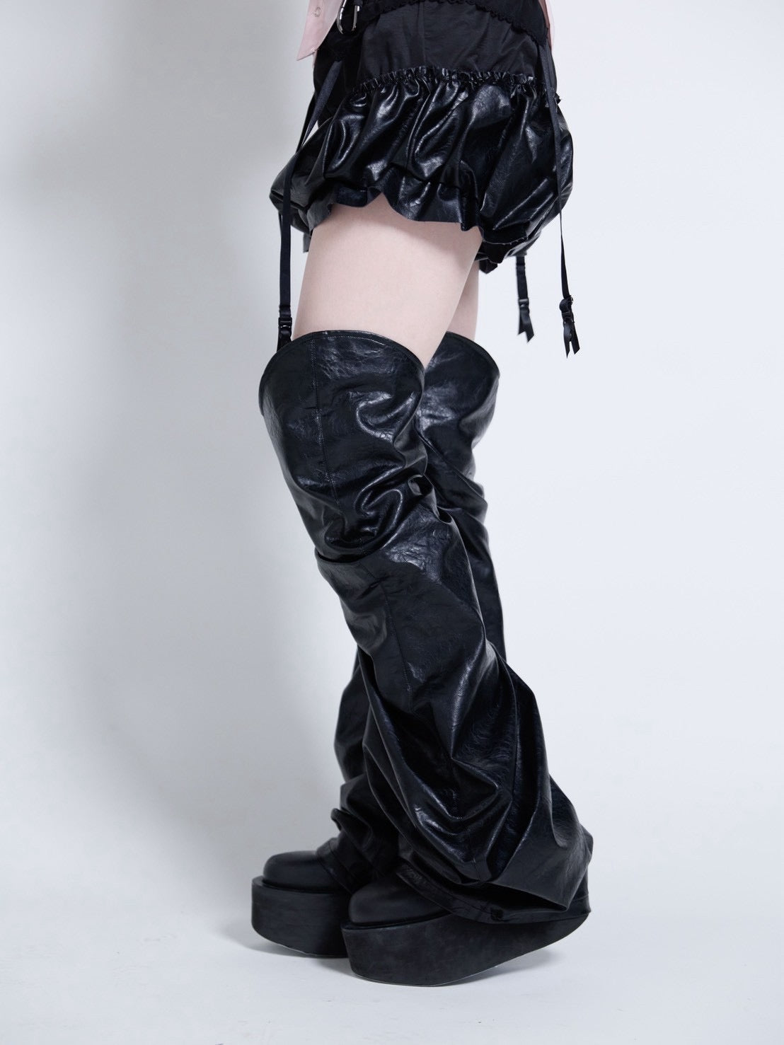 Curve Leather Leg Cover(Black)