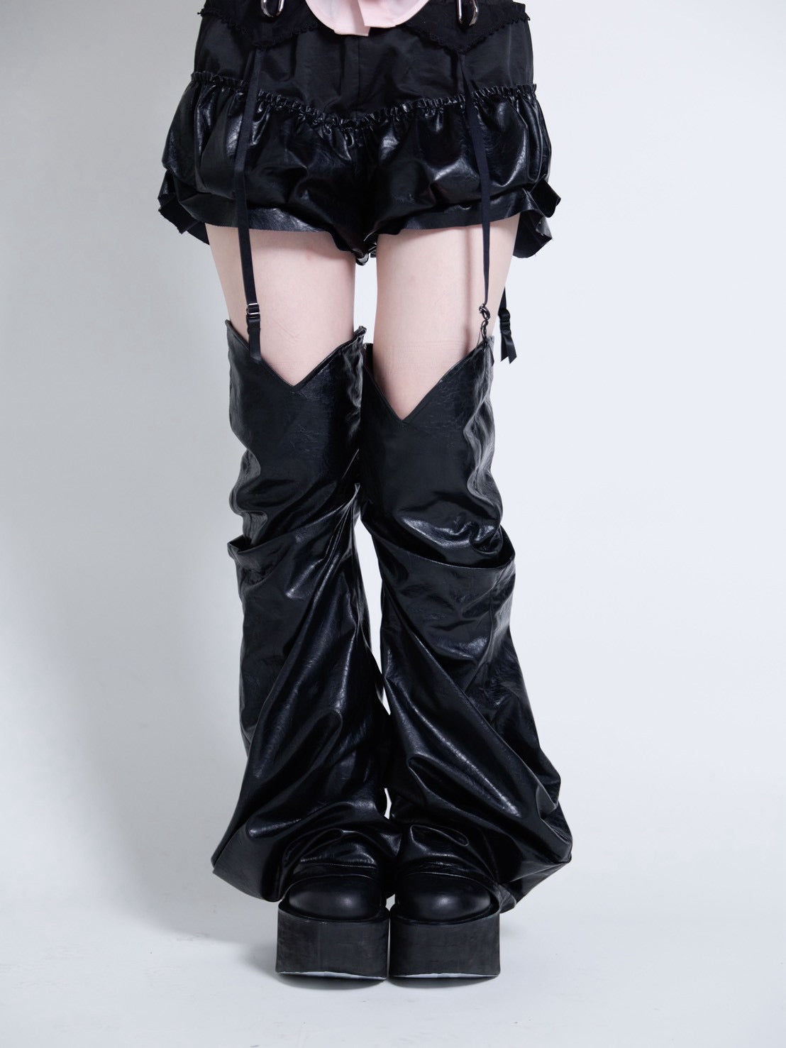 Curve Leather Leg Cover(Black)