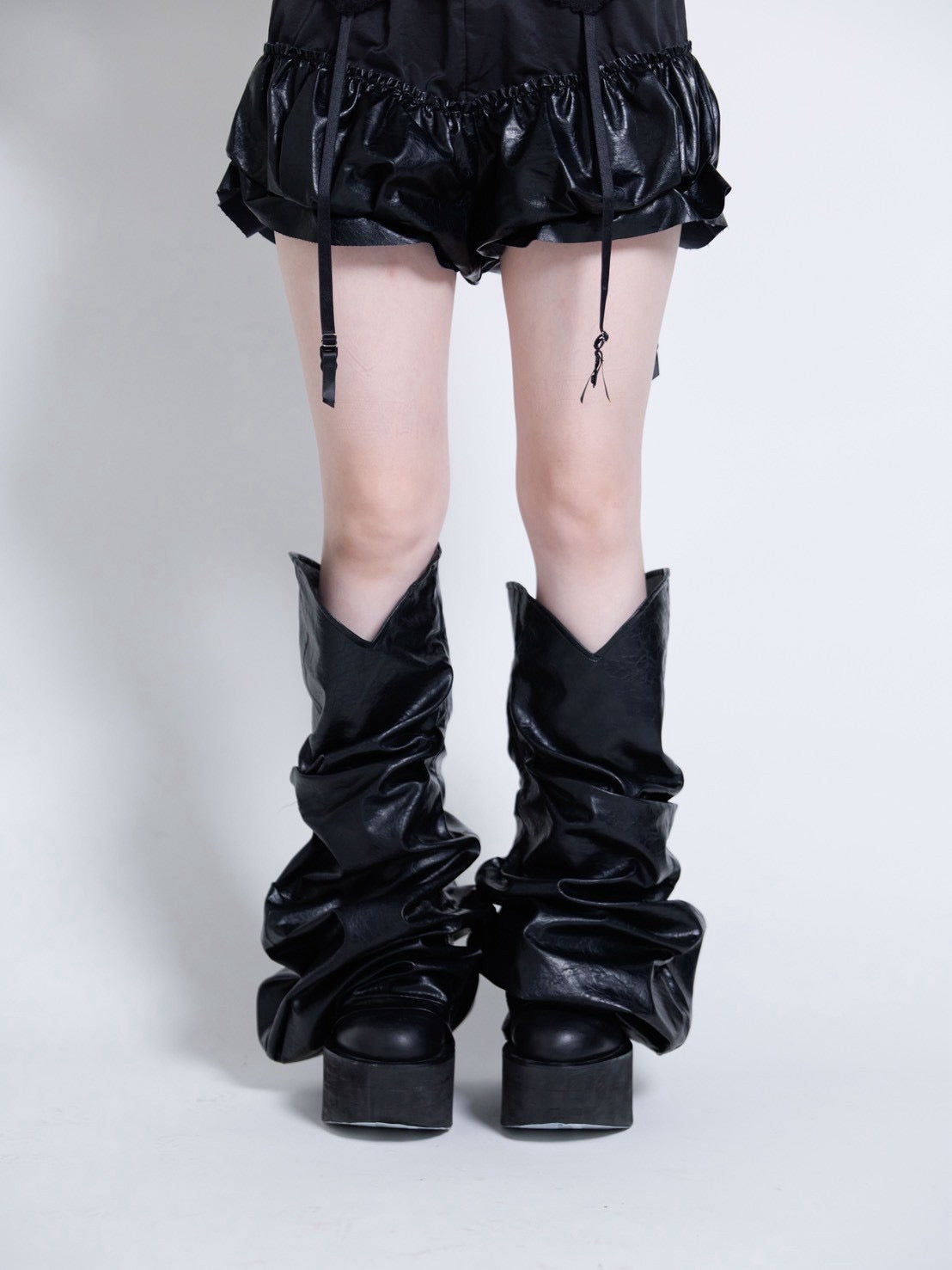 Curve Leather Leg Cover(Black)
