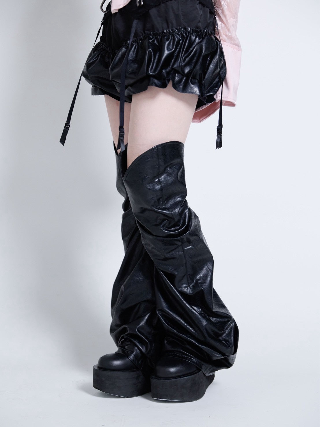 Curve Leather Leg Cover(Black)