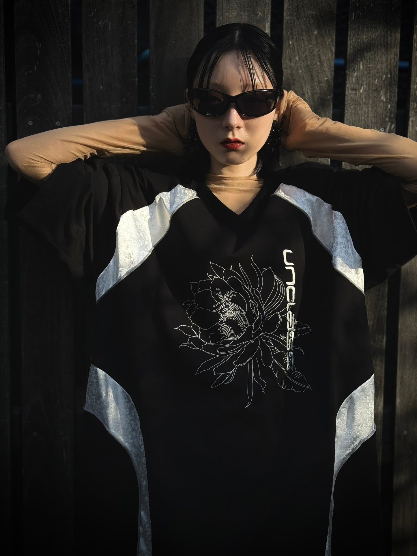 A Queen of the Night Tshirt(Black)