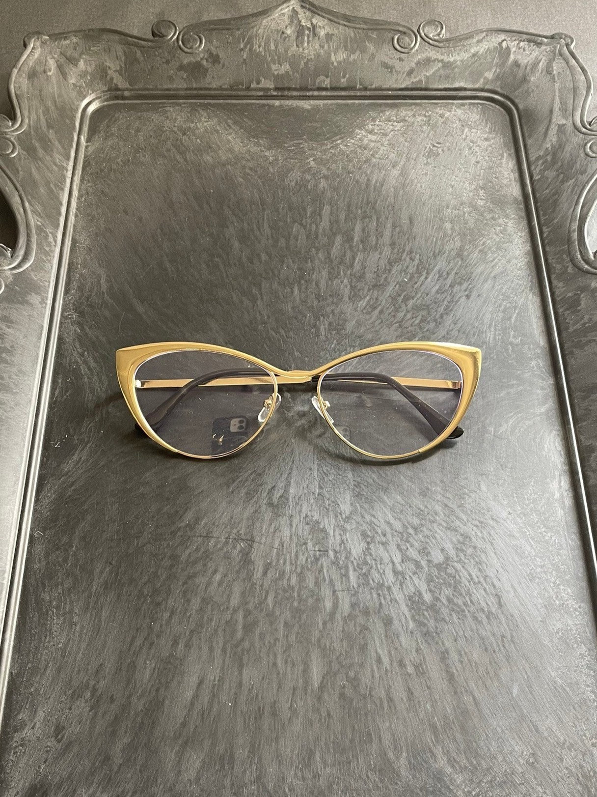 Armed Shape Glasses(Gold)