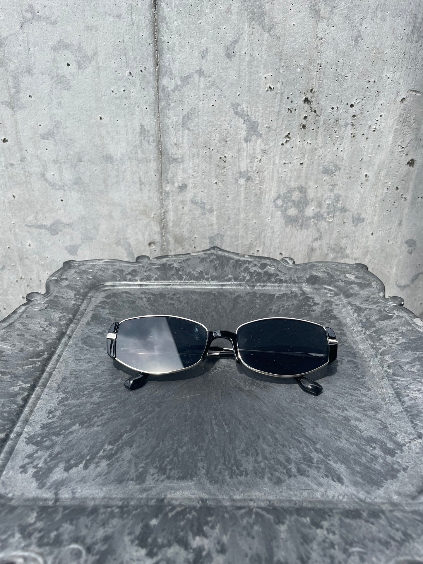 Oval Shades（Black×Silver）