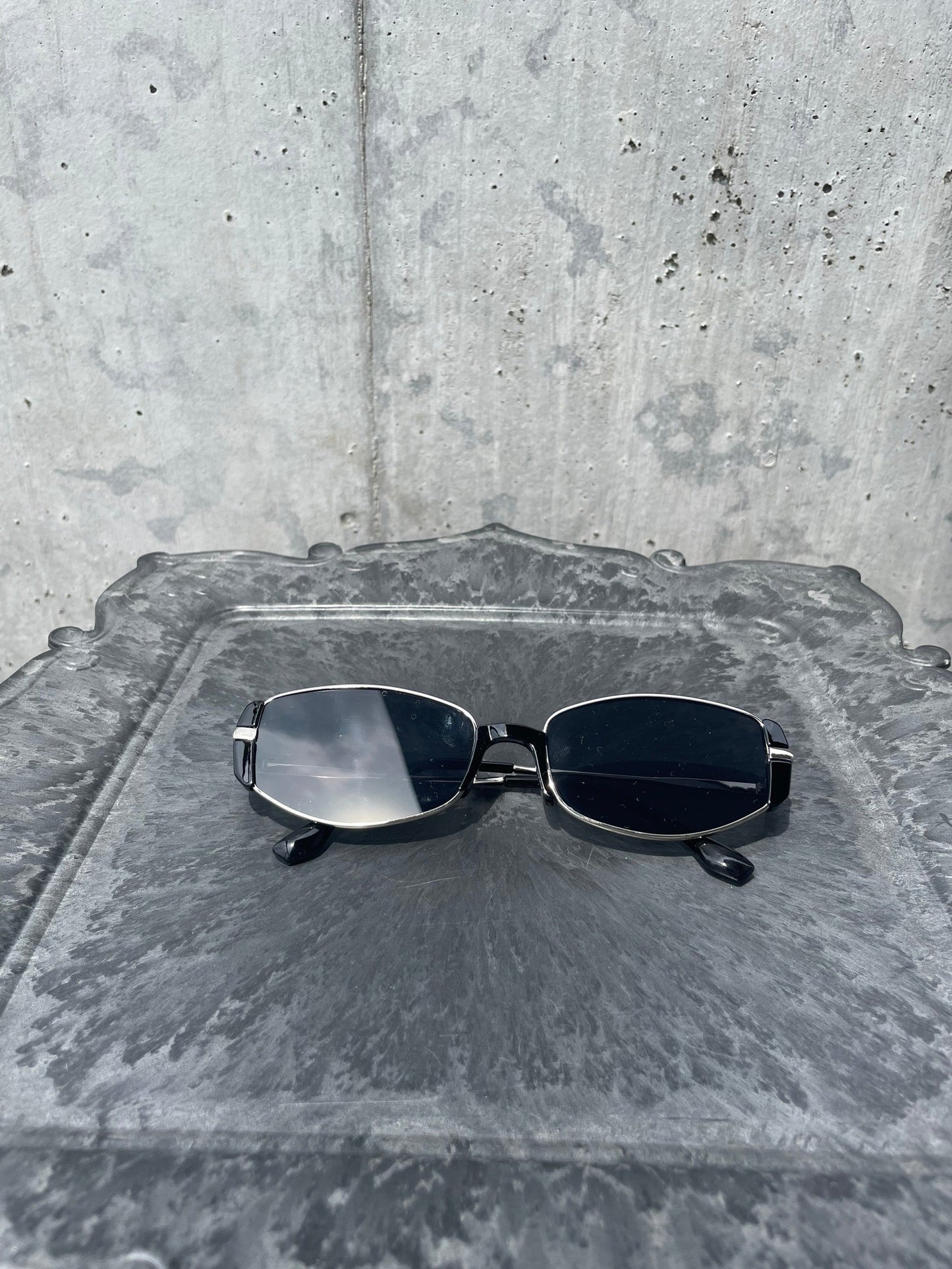 Oval Shades（Black×Silver）