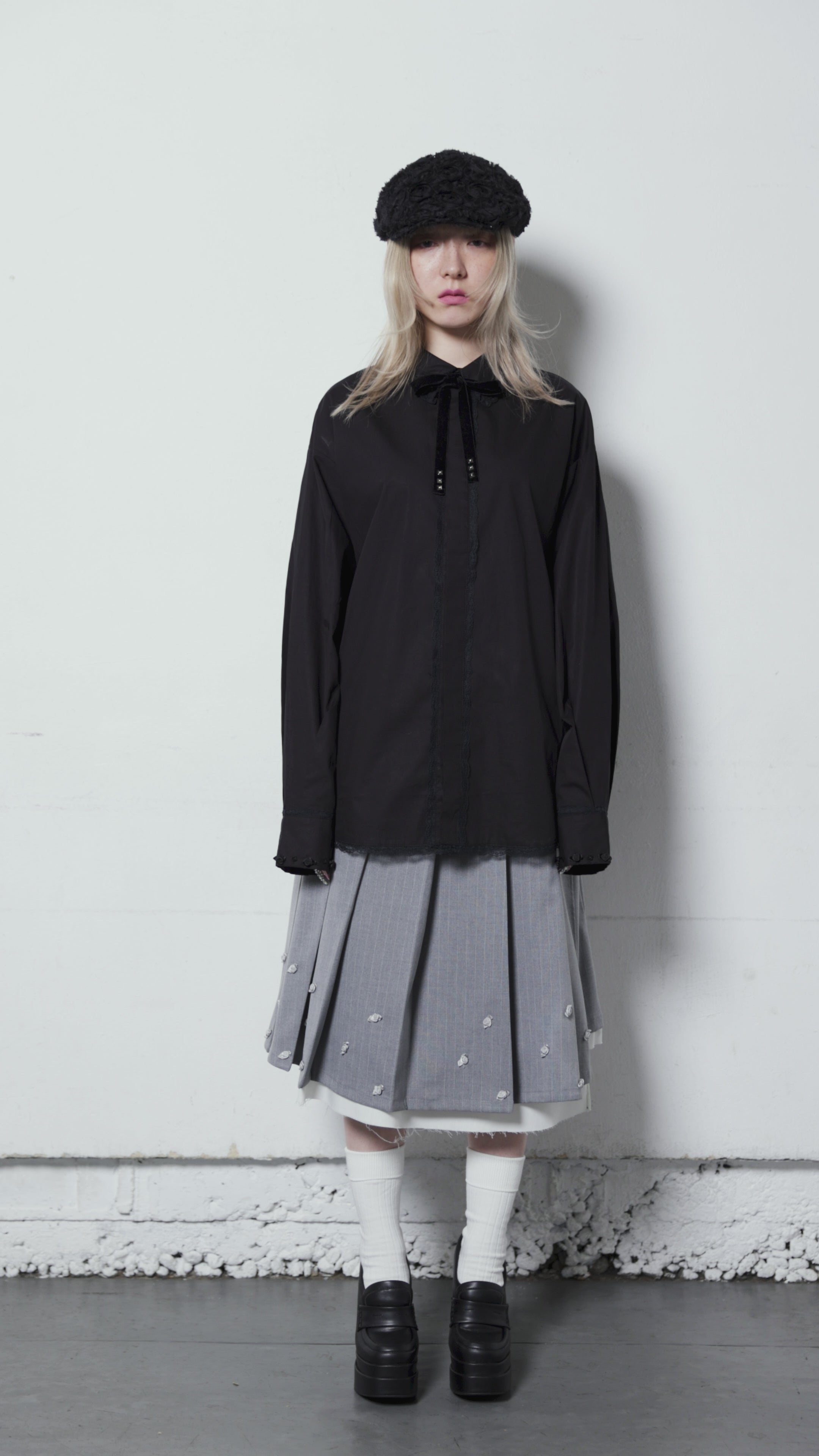 Rose Studs Shirts(Black) – neith.onlinestore