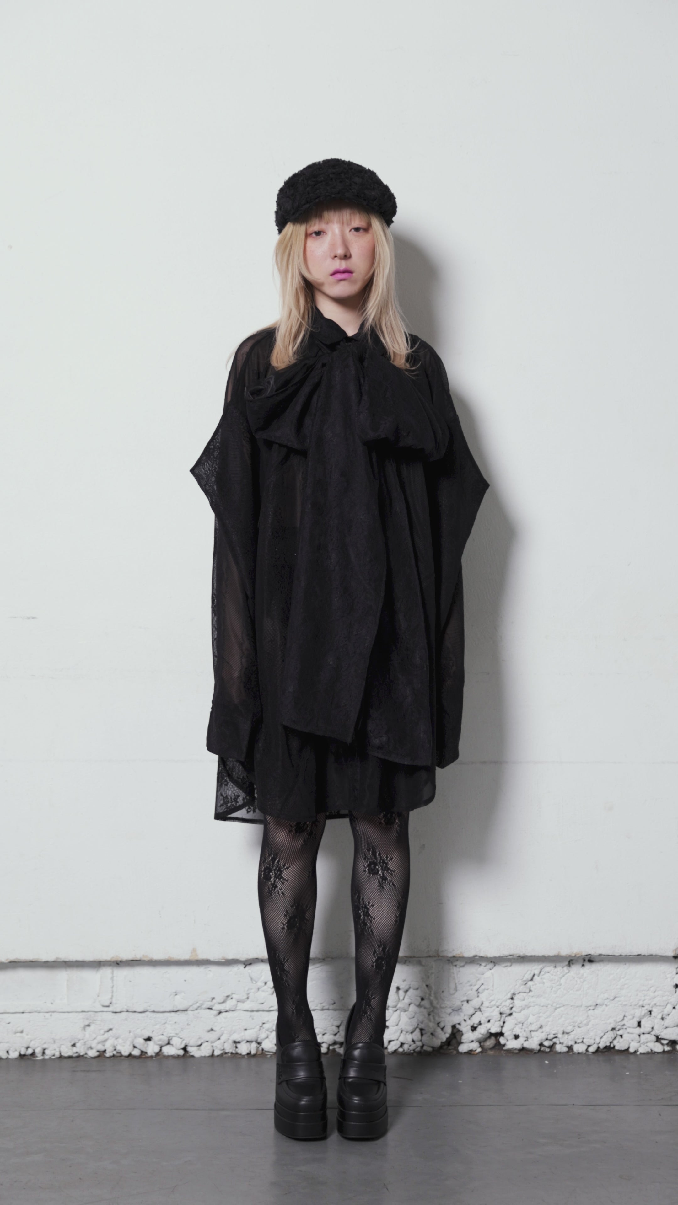 ワンピース neith. Too Big Ribbon Lace Shirt(Black) Last1】Too Big Ribbon Lace Shirt(Black) – neith.onlinestore