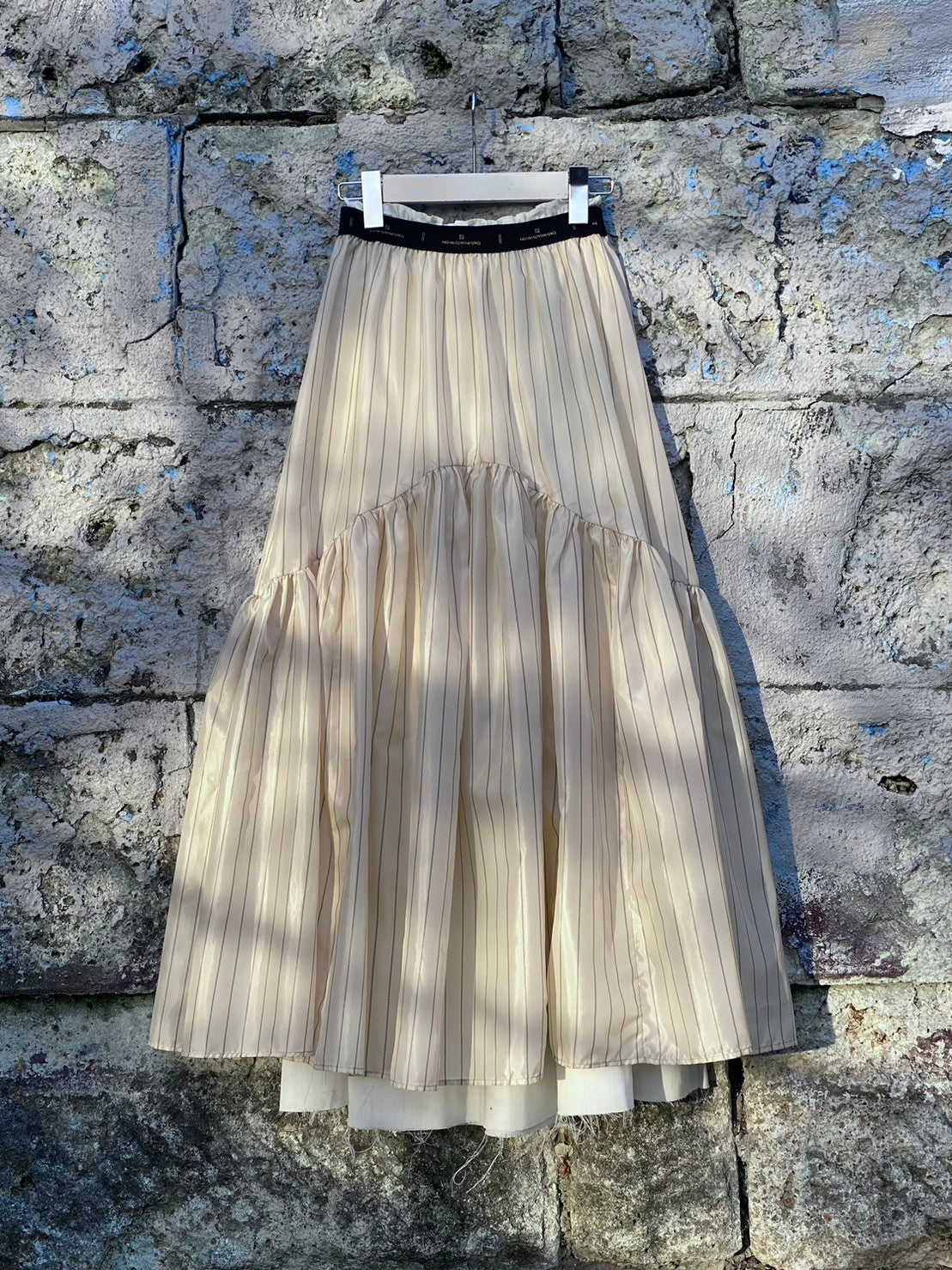 neith. ネイス Stripe Taffeta Skirt (Ecru)-