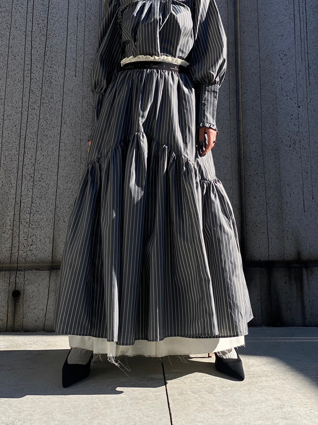 完売色 新品 neith. Stripe Taffeta Skirt(Gray)-