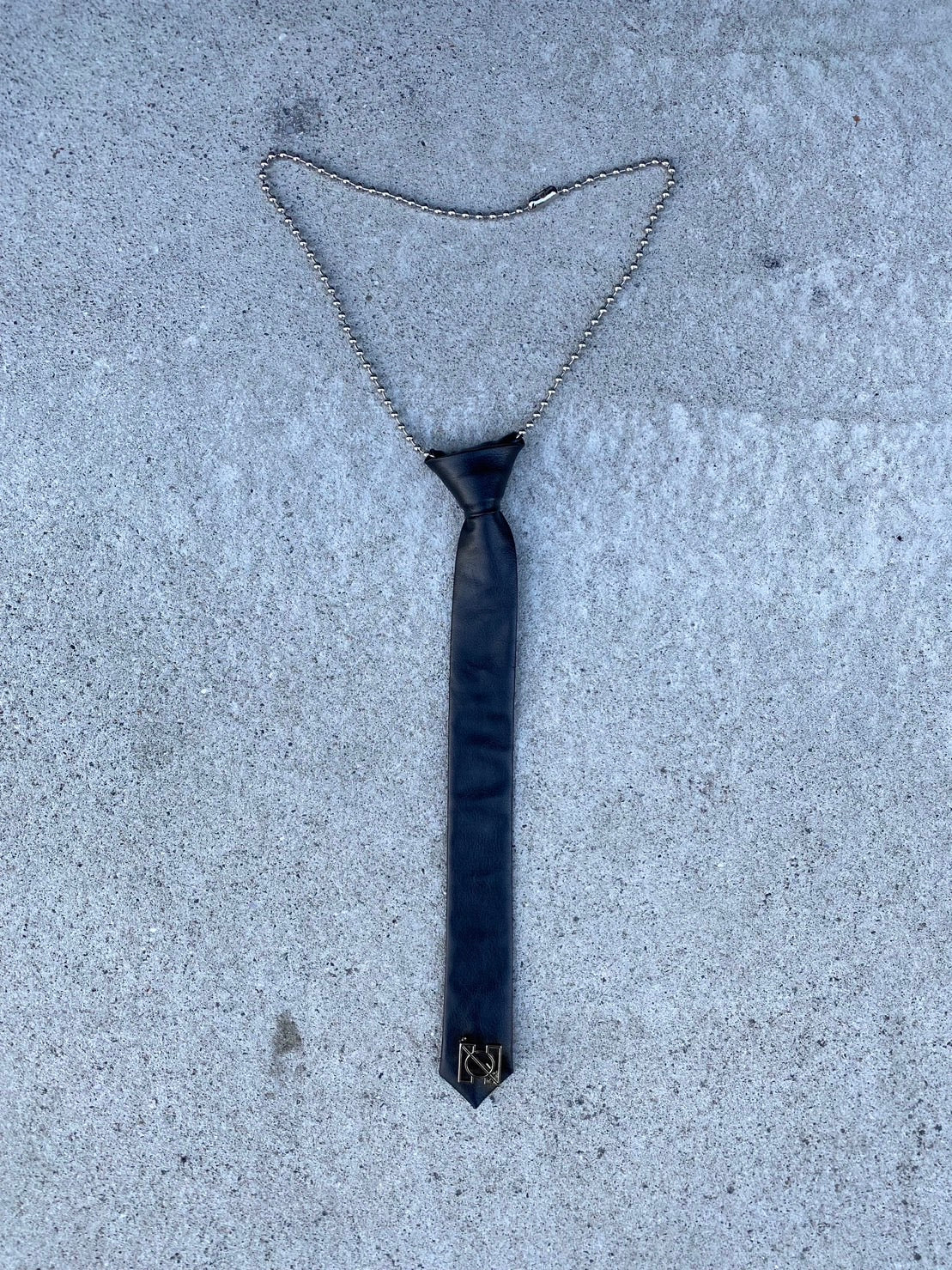 Necklace Tie with Silver Brooch(Leather Black)
